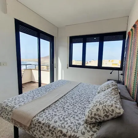 Alquilaencanarias Spectacular Terrace And Sea Views A 別荘 *